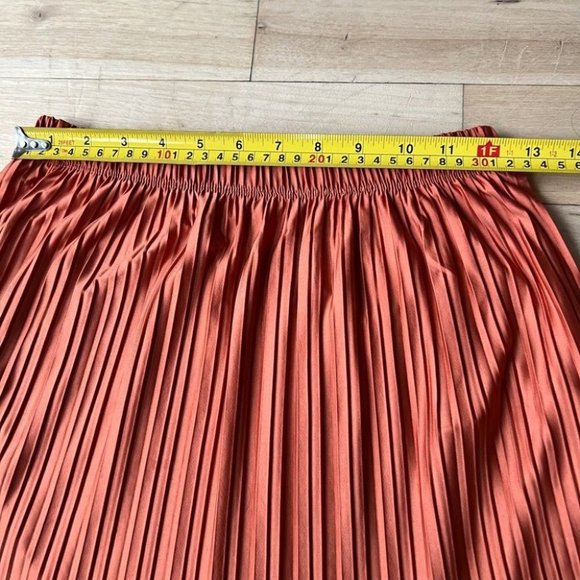 Zara pleated mini skirt with ruffle hem - Picture 5 of 7